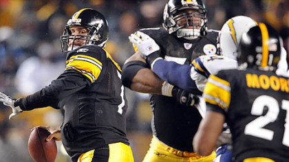Ben Roethlisberger drops back to pass against the Chargers at Heinz Field yesterday.