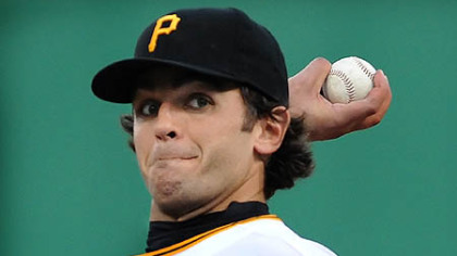 Pirates pitcher Virgil Vasquez delivers against the Brewers.