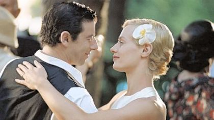 Patrick Bruel, Cecile de France enjoy a loving relationship in a household haunted by secrets.