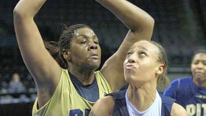 Pitt's Pepper Wilson, right, works against Selena Nwude during practice yesterday in Oklahoma City. The Panthers play Oklahoma tonight.