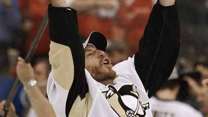 Former Penguins defenseman Rob Scuderi signed with the Kings yesterday.