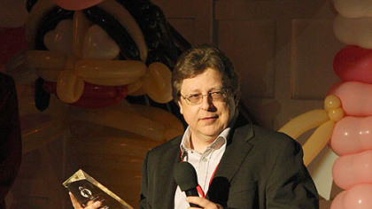 Ron Frenz, legendary Marvel and D.C. comic book artist who drew Spiderman, Superman, Spidergirl and more, receives the ToonSeum''s "Nemo Award" for outstanding contribution to the cartoon arts.