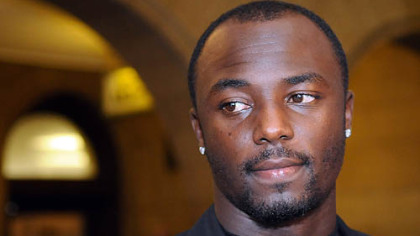 Steelers' wide receiver Santonio Holmes faces the media after marijuana charges against him were dismissed this morning in Allegheny County Common Pleas Court.