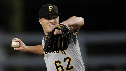Pirates pitcher Daniel McCutchen pitches during the first inning.