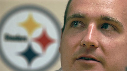 Steelers tight end Heath Miller talks about his new contract at a news conference.