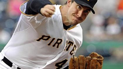 Pirates pitcher Ross Ohlendorf throws against the Cubs last night.