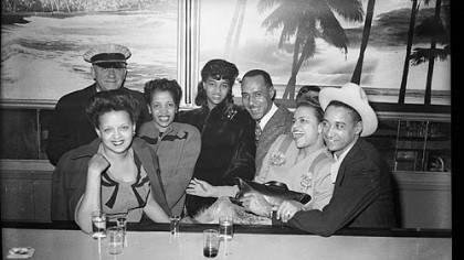 Group portrait of women and men at Crawford Grill No. 2.