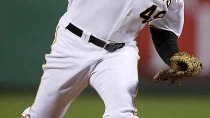 Pirates pitcher Ross Ohlendorf throws in the first inning.
