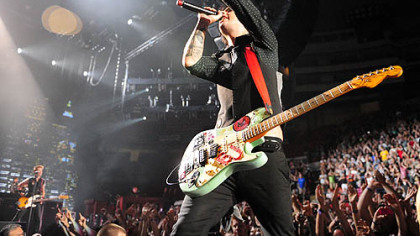 Green Day's Billie Joe Armstrong sings  "Know Your Enemy"  as the second song in last night's concert at Mellon Arena.
