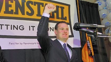 Mayor Luke Ravenstahl thanks his supporters after winning last night's Democratic primary.