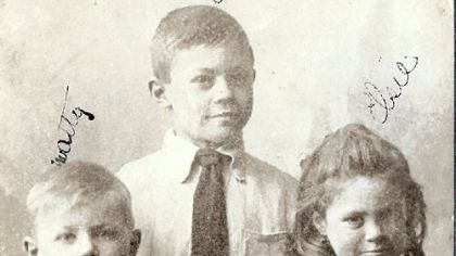The children of A.A. Zwicker and Agnes Congalton Zwicker just before Agnes and her daughter Elsa moved to Australia in 1913. From left: Otto, Al and Elsa.