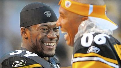 Willie Parker jokes with Hines Ward during a game against the Eagles at Heinz Field earlier this season.