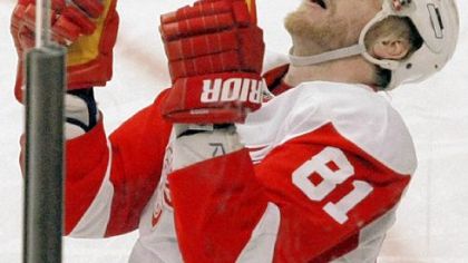 Detroit's Marian Hossa celebrates after scoring in the first period against Chicago yesterday in Game 4 of the Western Conference final.