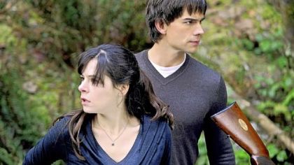 When Elaine Cassidy and Christopher Gorham come to "Harper's Island" to get married they have to deal with a killing spree in the murder mystery that premieres tonight.