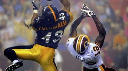 Troy Polamalu breaks up a pass intended for Redskins receiver Malcolm Kelly in the first quarter Saturday night in Landover, Md.