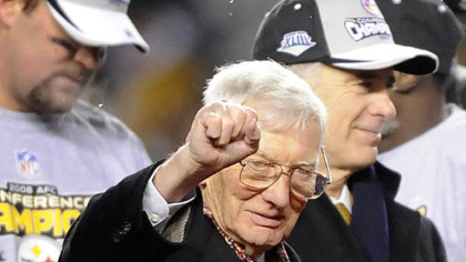 Dan Rooney acknowledges the fans after his team defeated the Ravens in the AFC Championship at Heinz Field Sunday night.