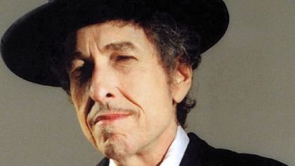 Bob Dylan now knows what it's like being a complete unknown.