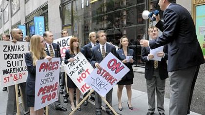 The joke is on NBC in the season premiere of "30 Rock."
