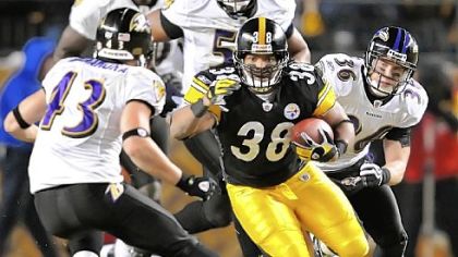 The Steelers re-signed fullback Carey Davis.