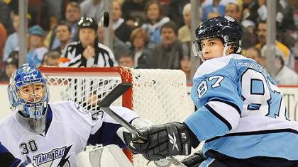 No, Sidney Crosby can't make a puck hang in midair. It only seems that way last week in the Penguins' game vs. Tampa Bay at Mellon Arena.