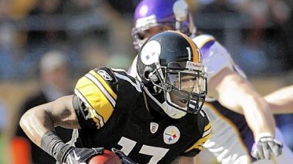 Steelers wide receiver Mike Wallace leads all rookies with 21 catches and 368 receiving yards.