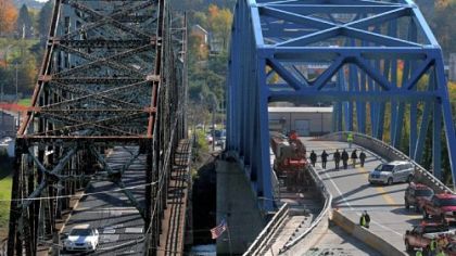 The new Point Marion Bridge, to the right, was dedicated yesterday. It is adjacent to the 79-year-old Albert Gallatin Bridge that is being retired.