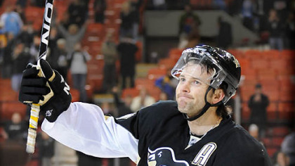 Petr Sykora takes his bow as the game's No. 1 star after scoring two goals in the Penguins' 3-1 victory last night against the Atlanta Thrashers -- their first win since Dec. 26.